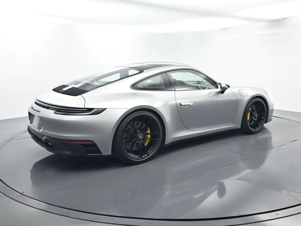 2024 Porsche 911 - Image 15 of 31
