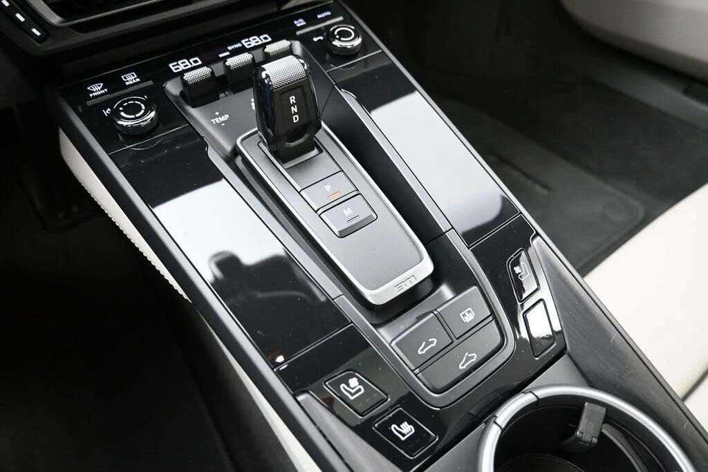 2024 Porsche 911 - Image 12 of 31