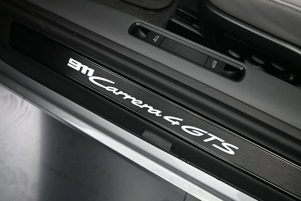 2024 Porsche 911 - Image 26 of 31