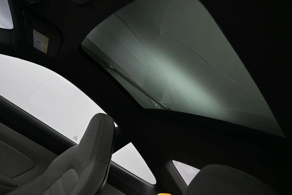2024 Porsche 911 - Image 25 of 31