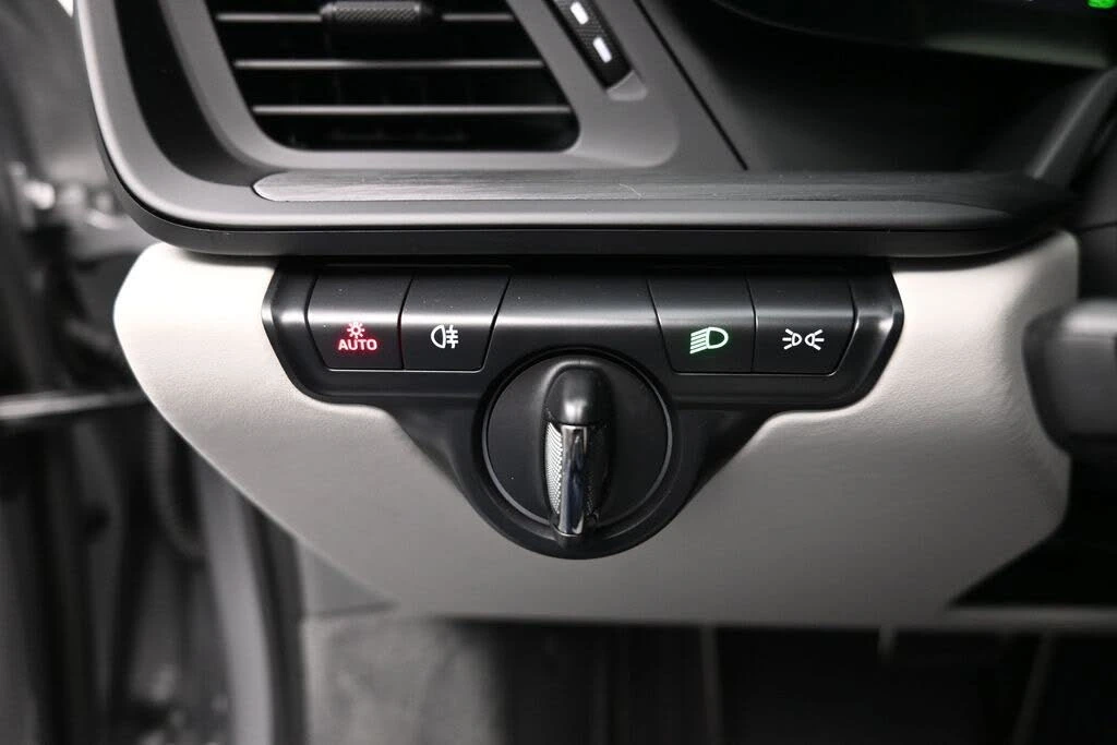 2024 Porsche 911 - Image 19 of 31