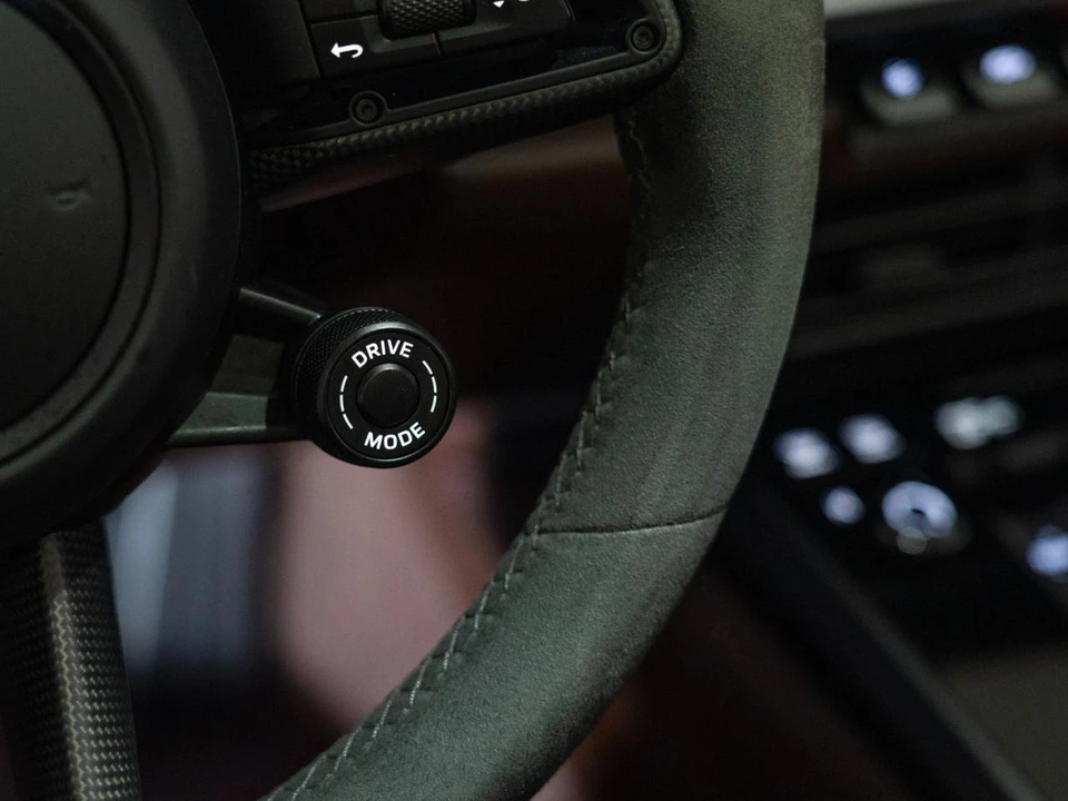 2024 Porsche 911 - Image 24 of 28