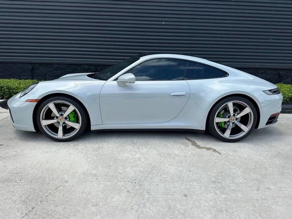 2024 Porsche 992 Carrera 4 - Image 2 of 5