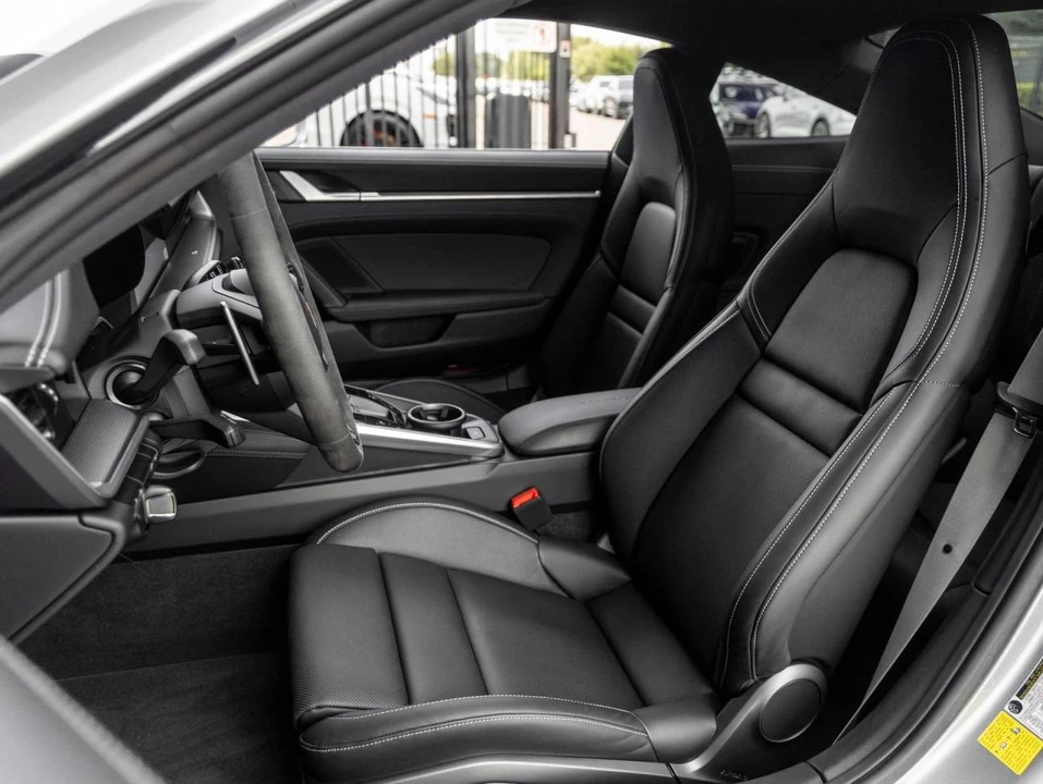 2024 Porsche 992 Carrera 4 - Image 5 of 5