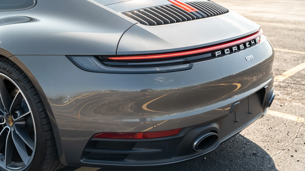 2024 Porsche 992 Carrera 4 - Image 17 of 31