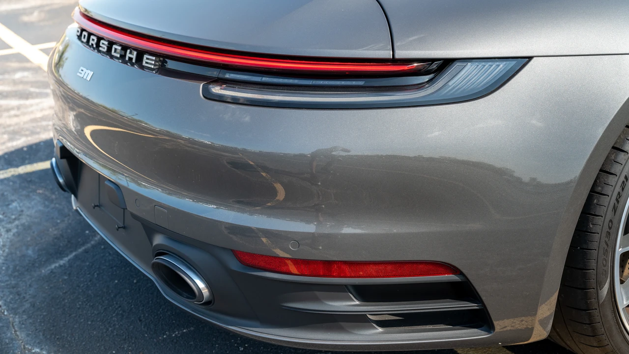 2024 Porsche 992 Carrera 4 - Image 16 of 31