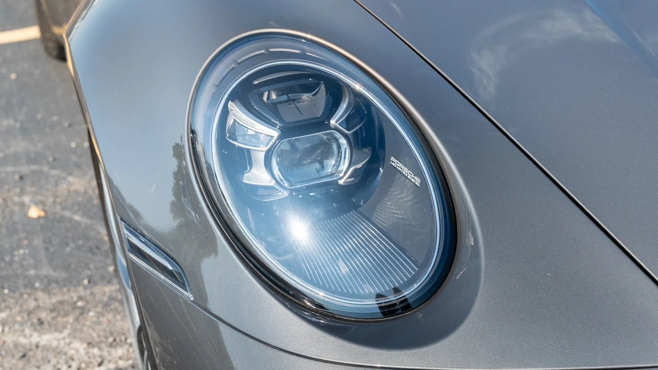 2024 Porsche 992 Carrera 4 - Image 14 of 31