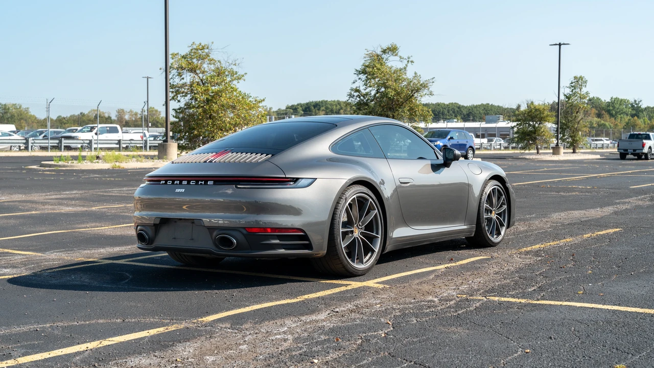 2024 Porsche 992 Carrera 4 - Image 5 of 31