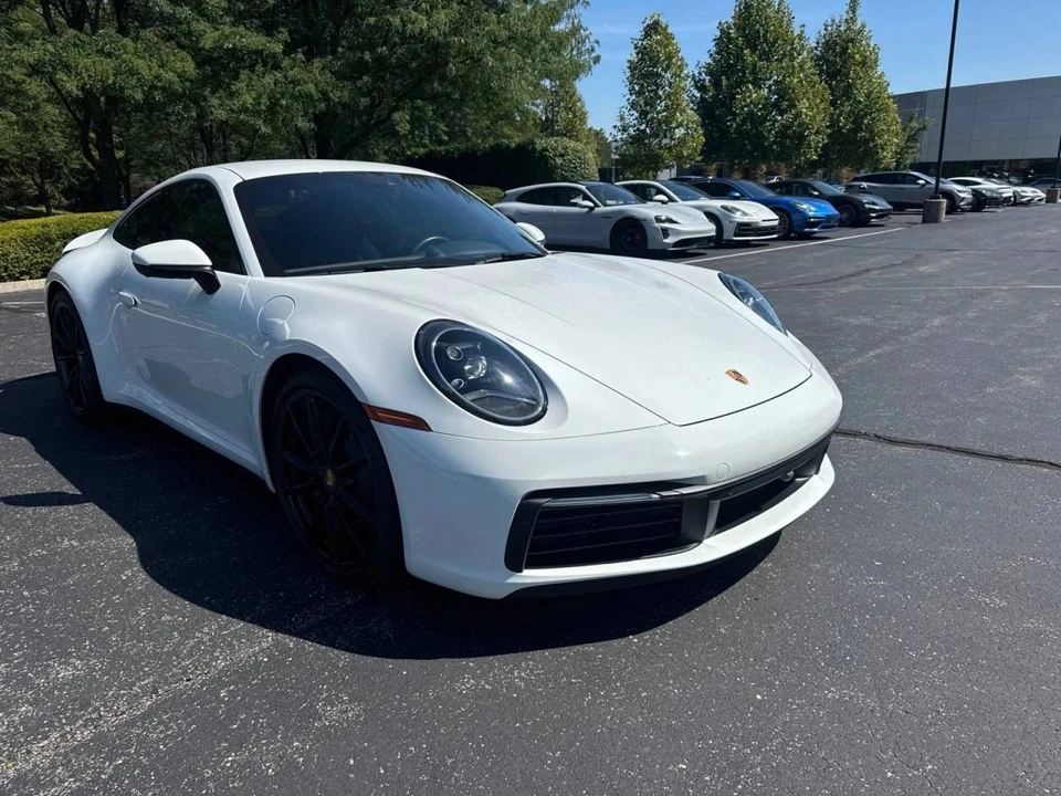 2024 Porsche 992 Carrera 4 - Image 2 of 4