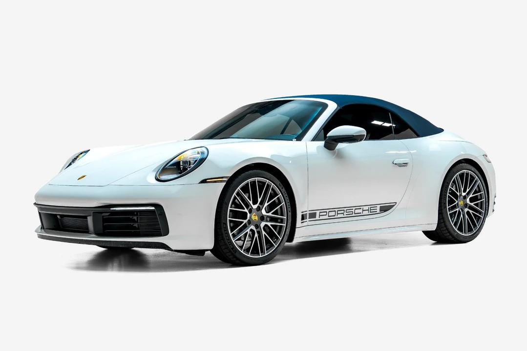 2024 Porsche 992 Carrera 4 - Image 17 of 31