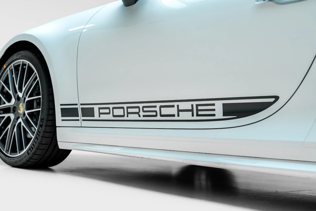 2024 Porsche 992 Carrera 4 - Image 28 of 31