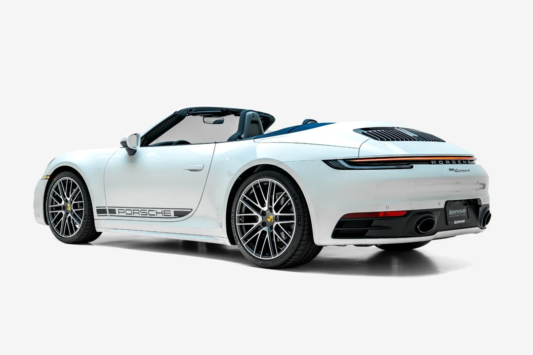 2024 Porsche 992 Carrera 4 - Image 9 of 31