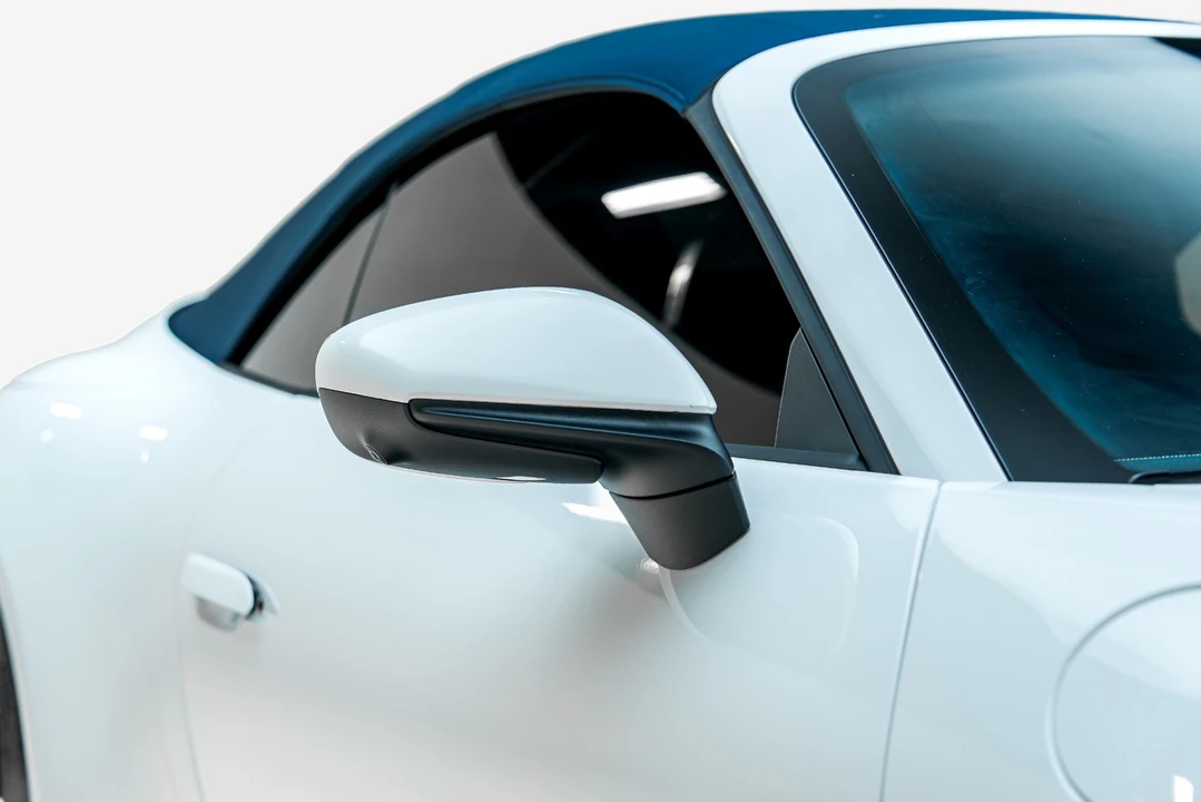 2024 Porsche 992 Carrera 4 - Image 27 of 31