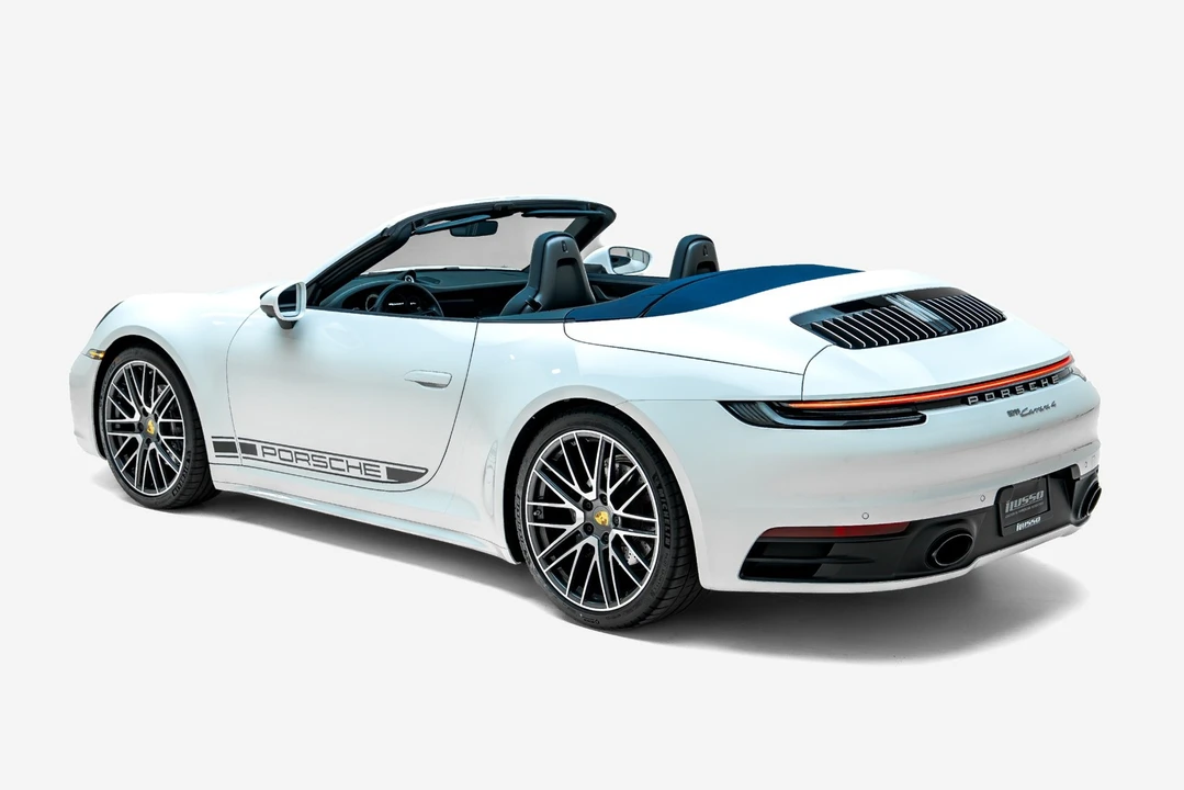 2024 Porsche 992 Carrera 4 - Image 16 of 31