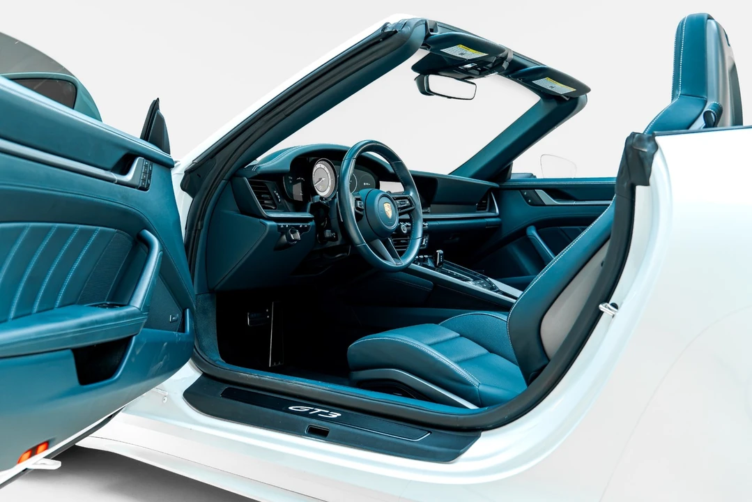 2024 Porsche 992 Carrera 4 - Image 5 of 31