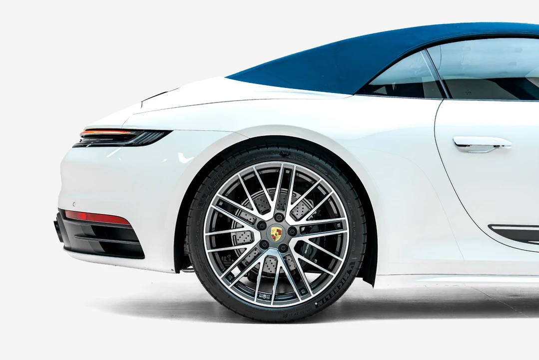 2024 Porsche 992 Carrera 4 - Image 19 of 31