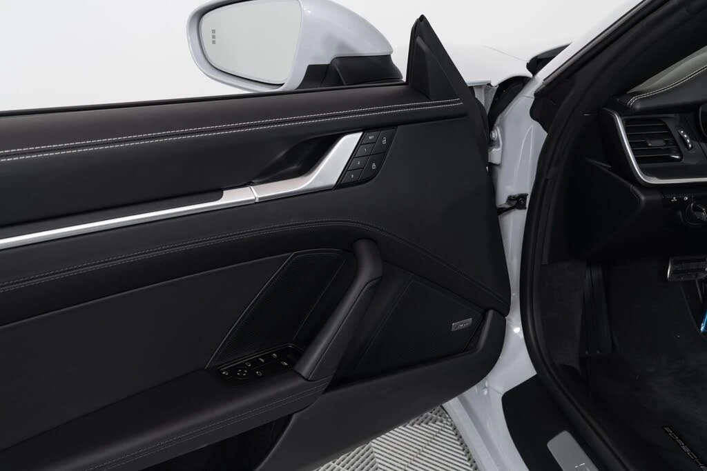 2024 Porsche 992 Carrera 4S - Image 21 of 31