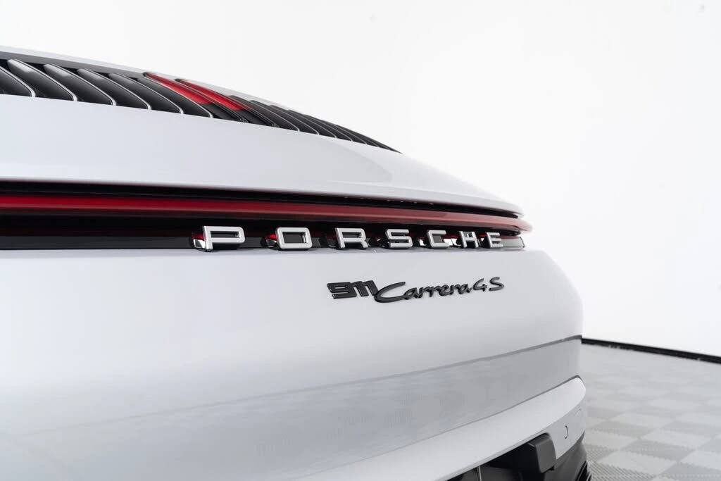 2024 Porsche 992 Carrera 4S - Image 17 of 31