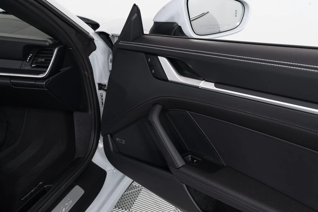 2024 Porsche 992 Carrera 4S - Image 24 of 31