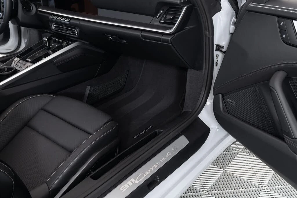 2024 Porsche 992 Carrera 4S - Image 25 of 31