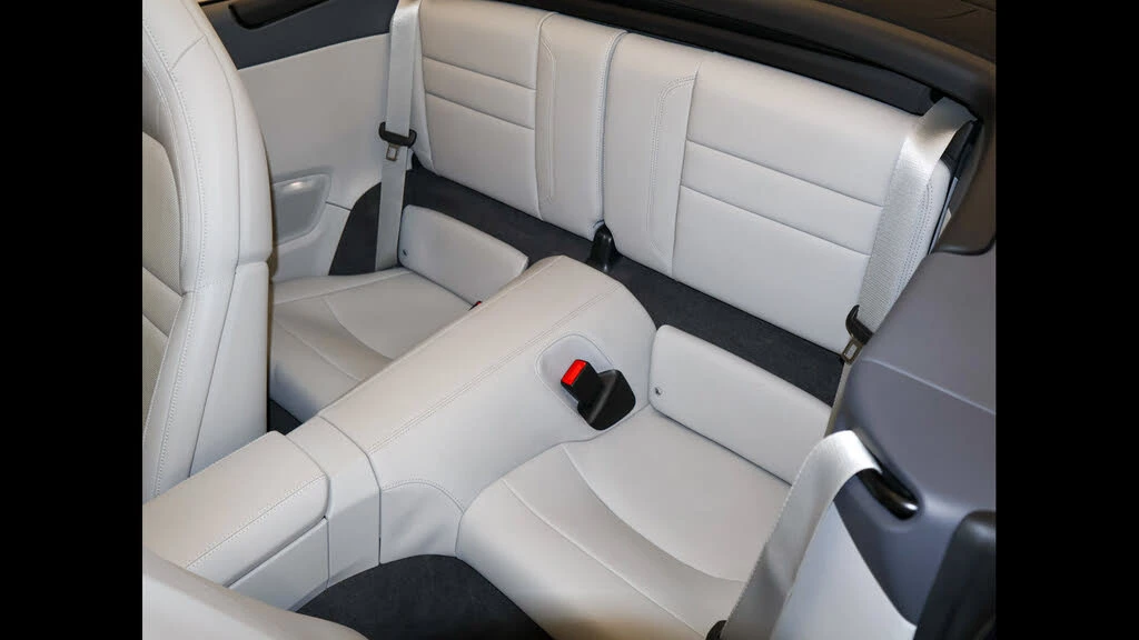 2024 Porsche 992 Carrera 4S - Image 15 of 31