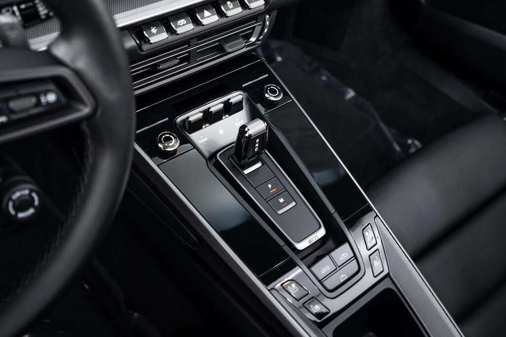 2024 Porsche 992 Carrera 4S - Image 17 of 31