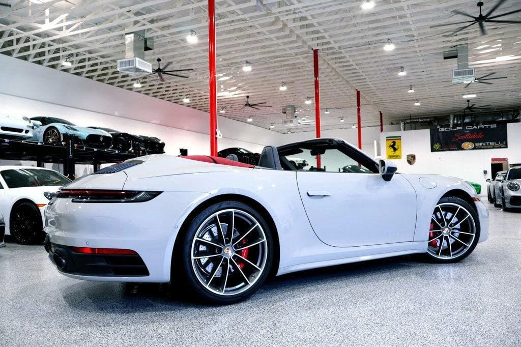 2024 Porsche 992 Carrera 4S - Image 17 of 31