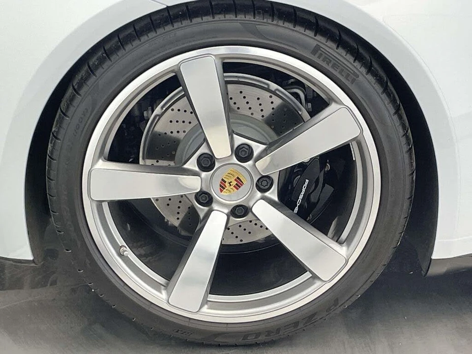 2024 Porsche 992 Carrera 4S - Image 13 of 31
