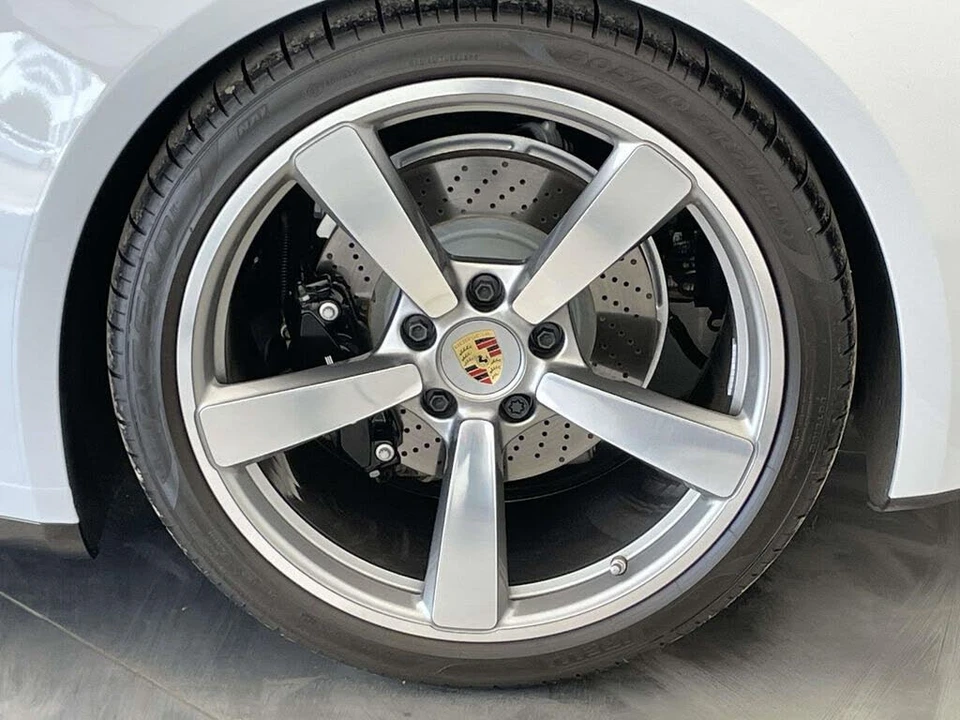 2024 Porsche 992 Carrera 4S - Image 12 of 31