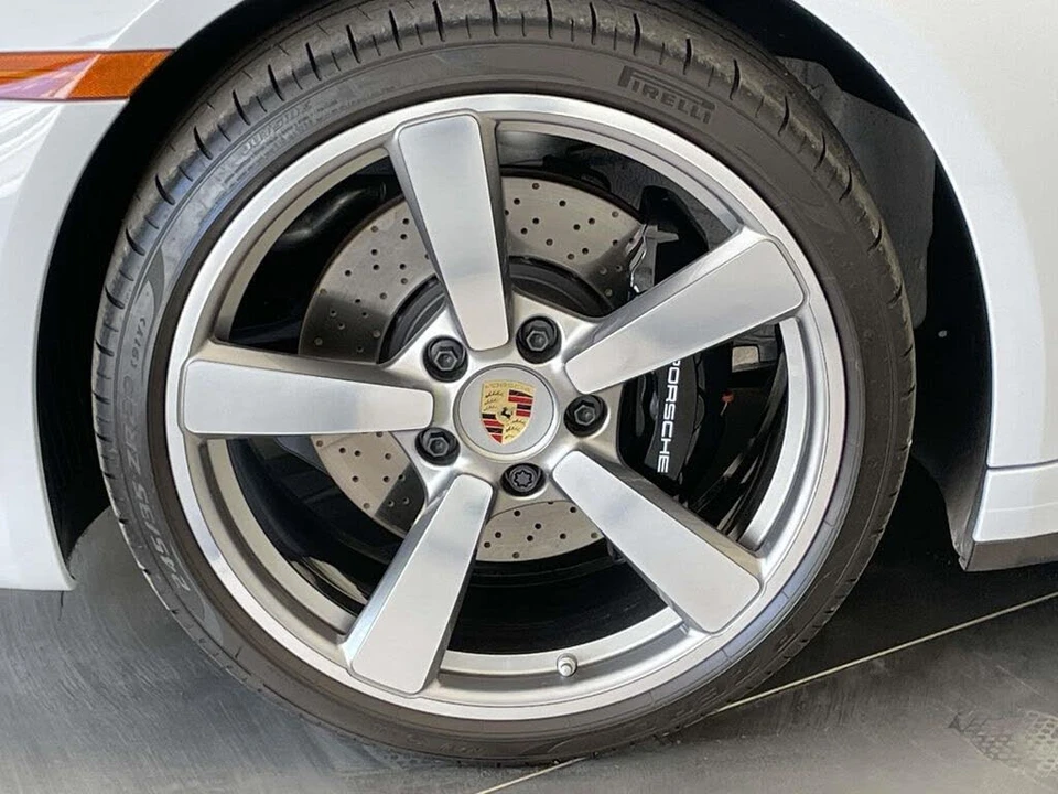 2024 Porsche 992 Carrera 4S - Image 11 of 31