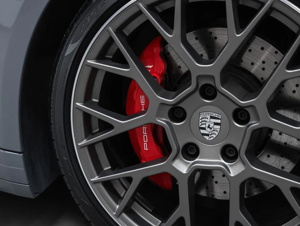 2024 Porsche 992 Carrera 4S - Image 19 of 31