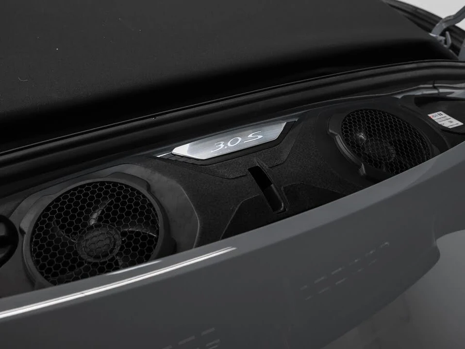 2024 Porsche 992 Carrera 4S - Image 24 of 31