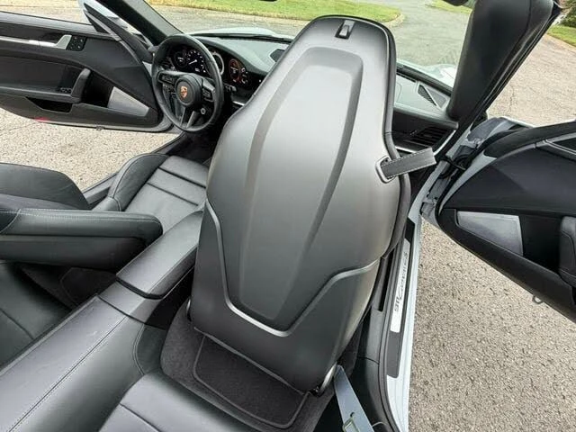 2024 Porsche 992 Carrera 4S - Image 28 of 31