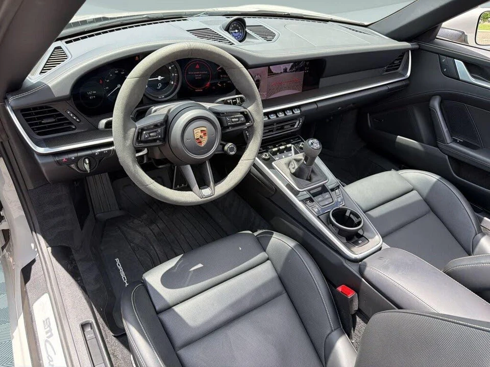 2024 Porsche 992 Carrera 4S - Image 4 of 31