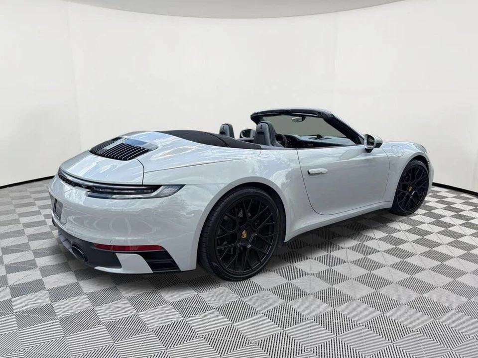 2024 Porsche 992 Carrera 4S - Image 9 of 31