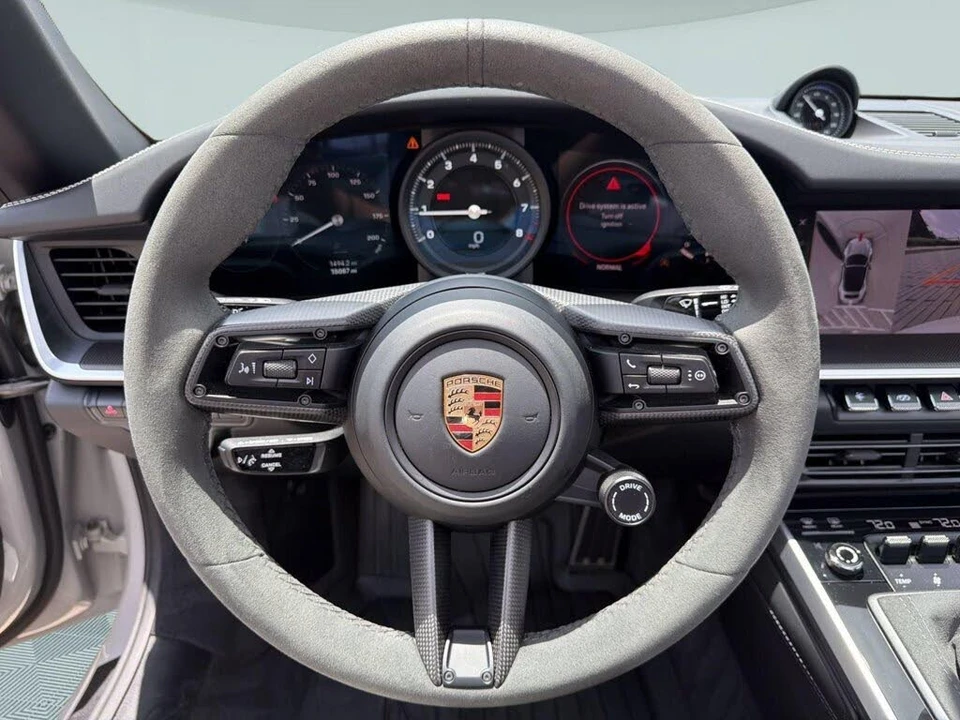 2024 Porsche 992 Carrera 4S - Image 11 of 31