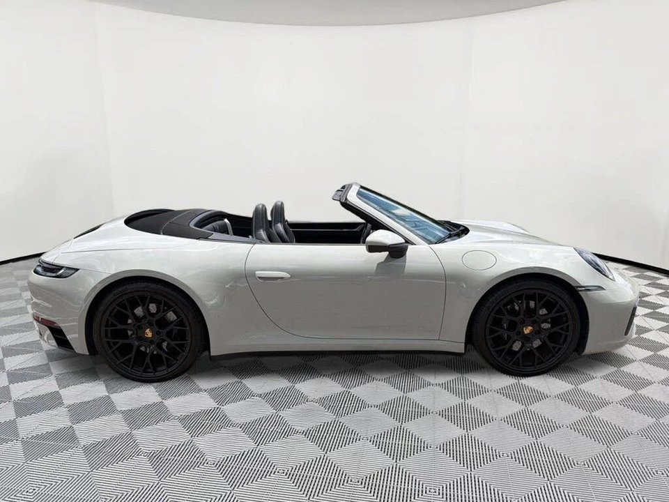 2024 Porsche 992 Carrera 4S - Image 8 of 31