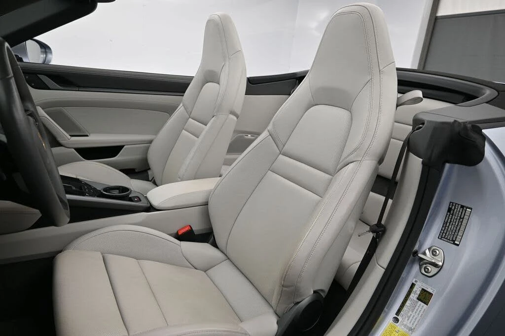 2024 Porsche 992 Carrera 4S - Image 5 of 6