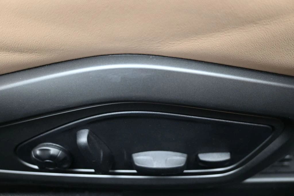 2024 Porsche 992 Carrera 4S - Image 13 of 31