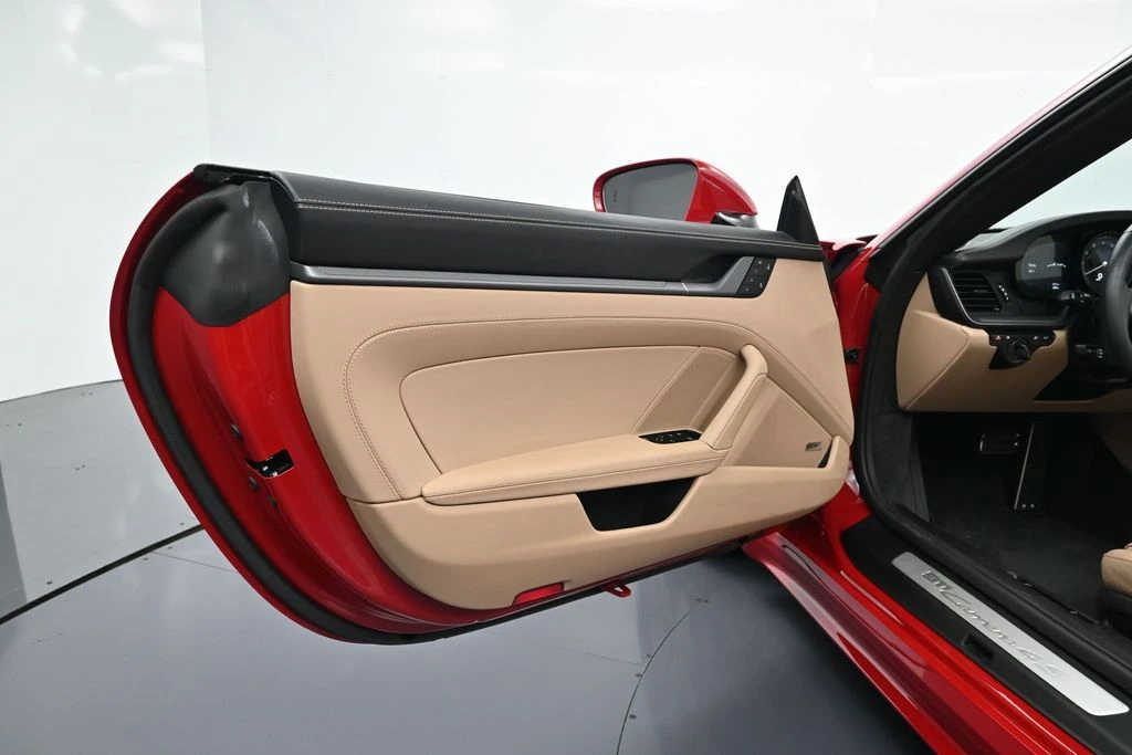 2024 Porsche 992 Carrera 4S - Image 14 of 31