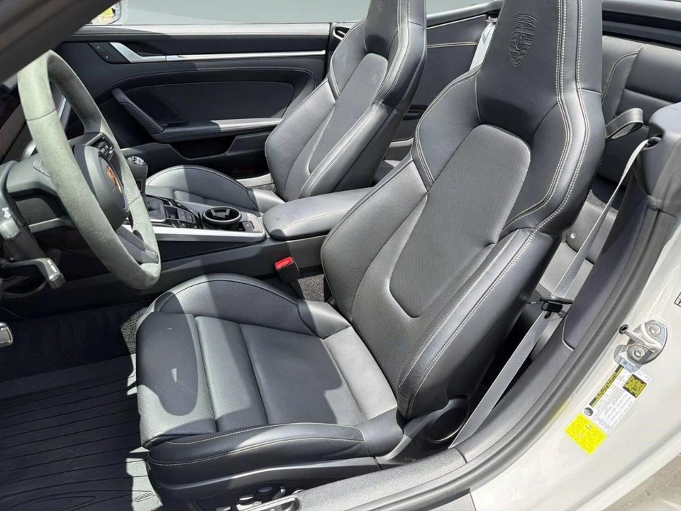 2024 Porsche 992 Carrera 4S - Image 5 of 5