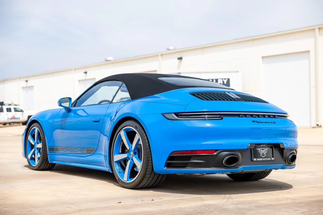 2024 Porsche 992 Carrera 4S - Image 12 of 31