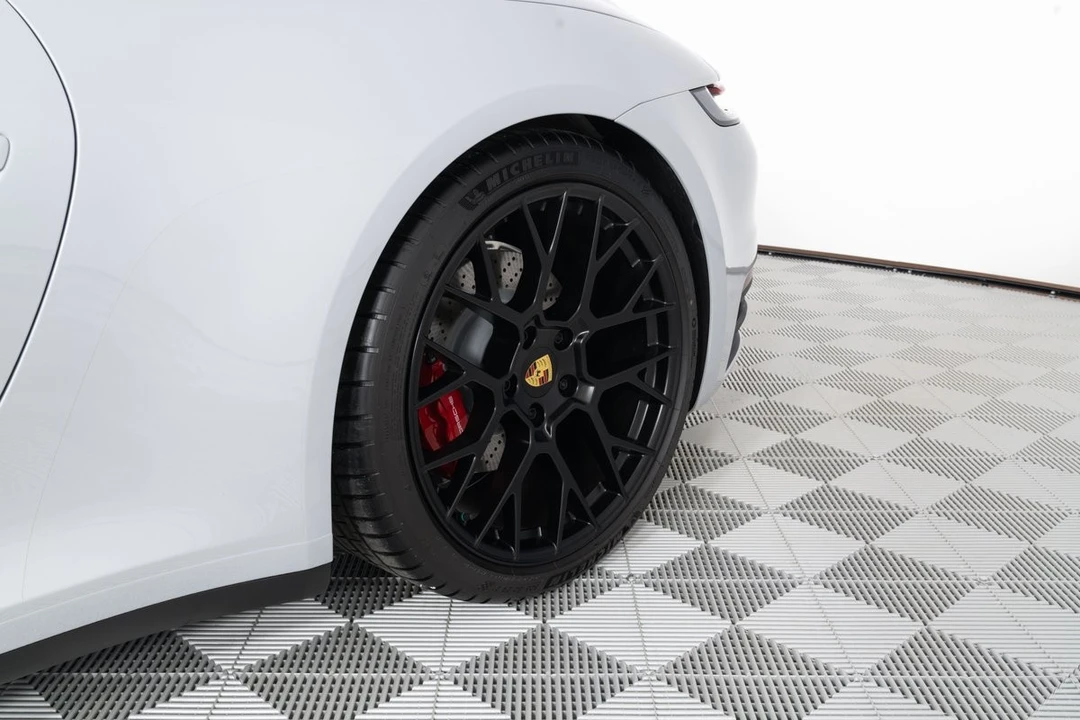2024 Porsche 992 Carrera 4S - Image 10 of 31