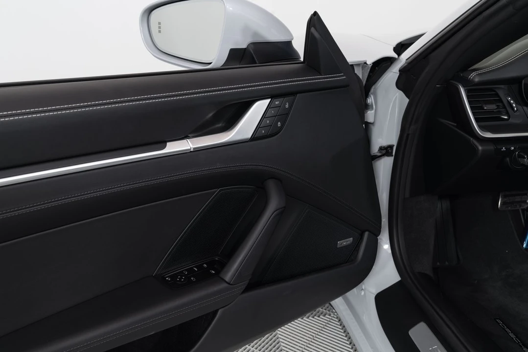 2024 Porsche 992 Carrera 4S - Image 12 of 21