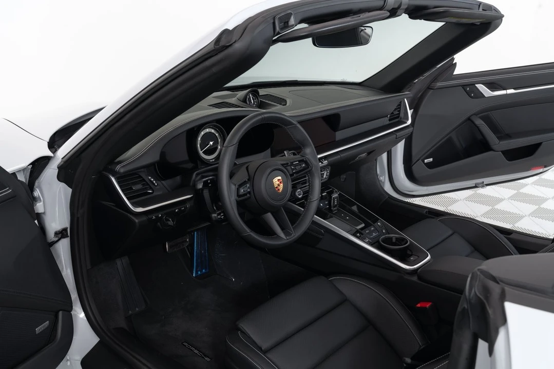 2024 Porsche 992 Carrera 4S - Image 13 of 31