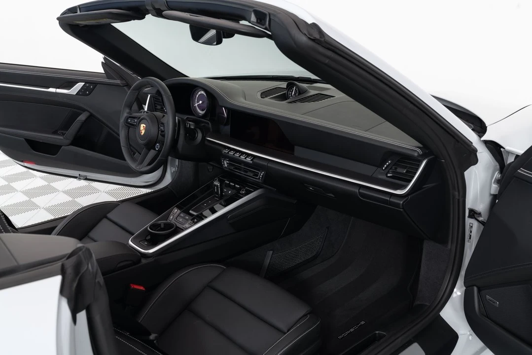 2024 Porsche 992 Carrera 4S - Image 19 of 21