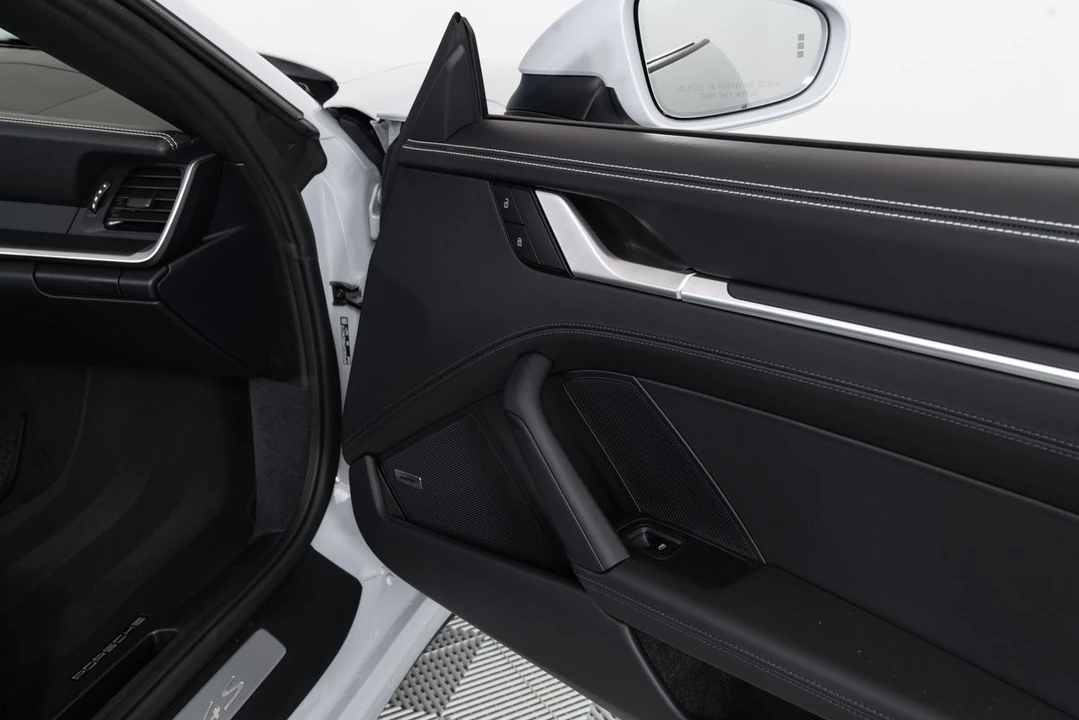 2024 Porsche 992 Carrera 4S - Image 18 of 31