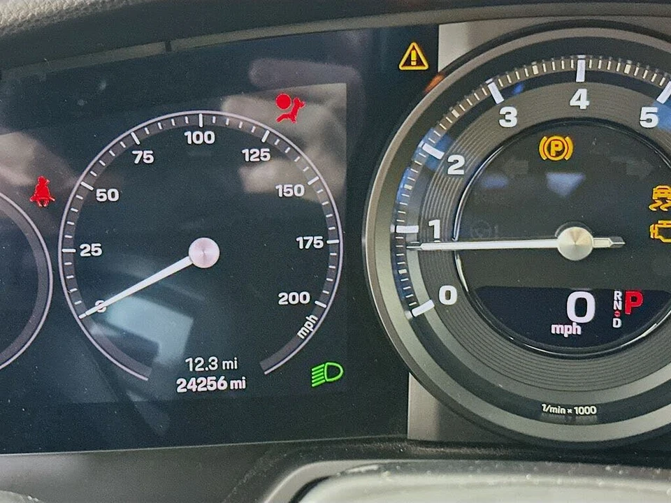 2024 Porsche 992 Carrera 4S - Image 13 of 31