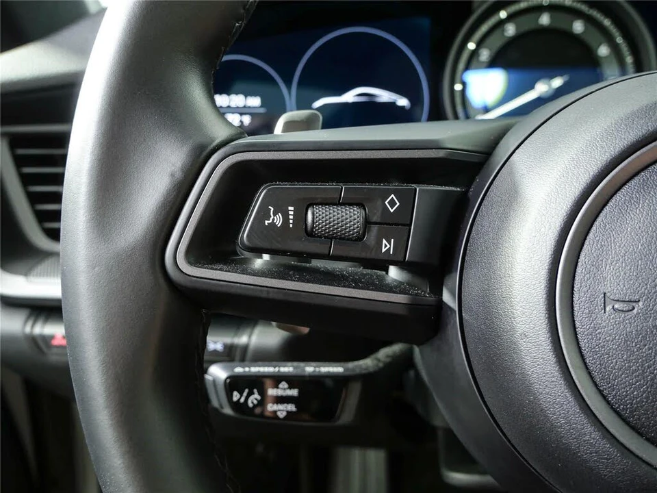 2024 Porsche 992 Carrera 4S - Image 10 of 31