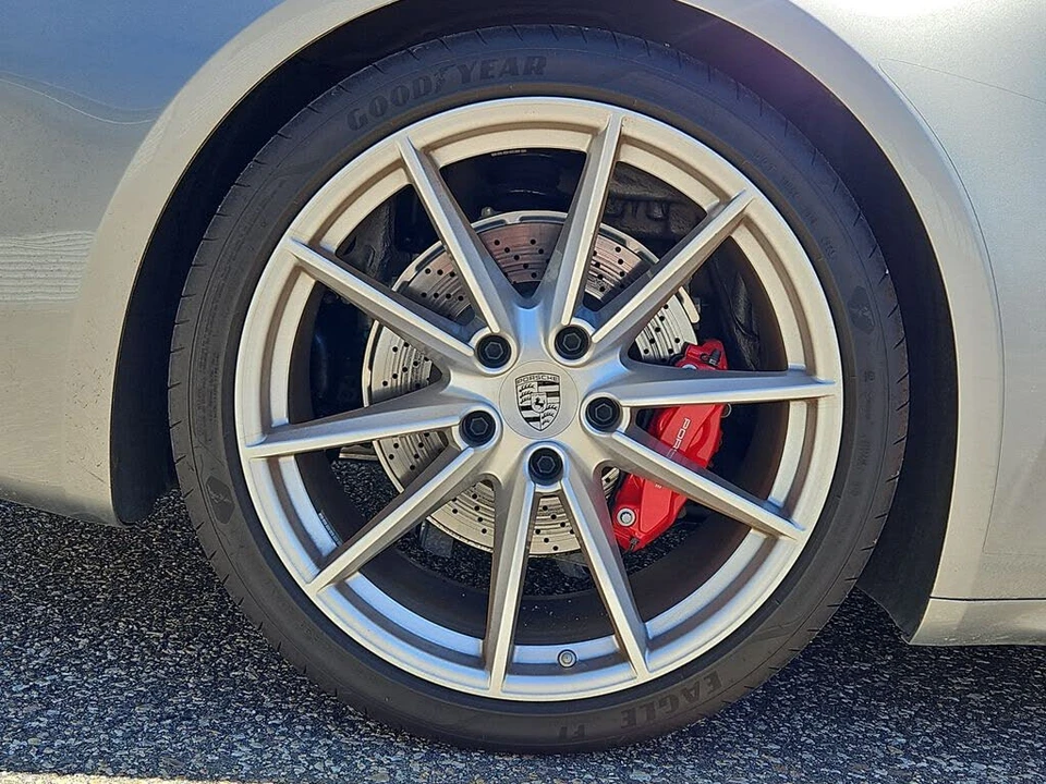 2024 Porsche 992 Carrera 4S - Image 11 of 31